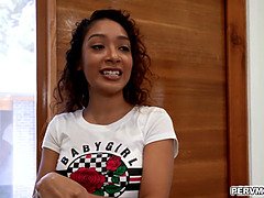 Cougar, Ebenholts, Fingering, Lesbisk, Slick, Mamma, Fitta, Styvmamma