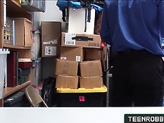 Iso kulli, Isot tissit, Luonnolliset tissit, Nudisti, Toimisto, Poliisi, Tabu, Teini