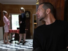 Blondine, Pik sutte, Hundestilling, Håndjob, Kysse, Barberet, Mager, Bryster