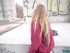 Amatéři, Zadek, Kuřba, Stříkání spermatu, Na obličej, Venku, Sukně, Tetování