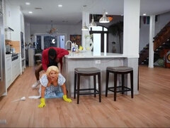 Tyłek, Duży tyłek, Duże cycki, Czarny, Blondynka, Obciąganie, Wielorasowy, Cycki