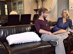 큰 가슴, 금발의, 밀프