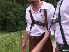 Stora tuttar, Avsugning, Klubb, Klänning, Hardcore, Utomhus, Rakad, Stockings