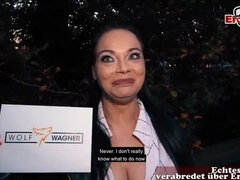 Grote mammen, Bruinharig, Rondborstig, Duits, Moeder die ik wil neuken, Natuurlijke tieten, Nylonstof, Kousen