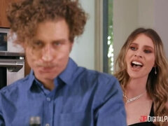 Rostro sentado, Besar, Cocina, Masaje, Aceite, Coño, Tatuaje, Esposa