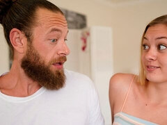 Ερασιτέχνης, Μεγάλος κώλος, Σε στάση σκύλου στα τέσσερα, Αυνανισμός, Φυσικά βυζιά, Κοκκαλιάρης, Έφηβος, Βυζιά