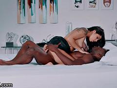 Μεγάλος πούτσος, Μαύρος, Πίπα, Μελαχροινή, Μαύρος, Διαφυλετικό, Φιλί, Λατίνα