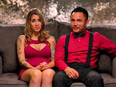 Enthousiasteling, Lieveling, Pijpbeurt, Bruinharig, Sperma shot, Interraciaal, Rijpe lesbienne, Tieten likken