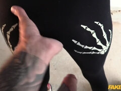 Lamer culo, Mamada, Corridas faciales, Lamidas, Masturbación, Al aire libre, Policía, Coño